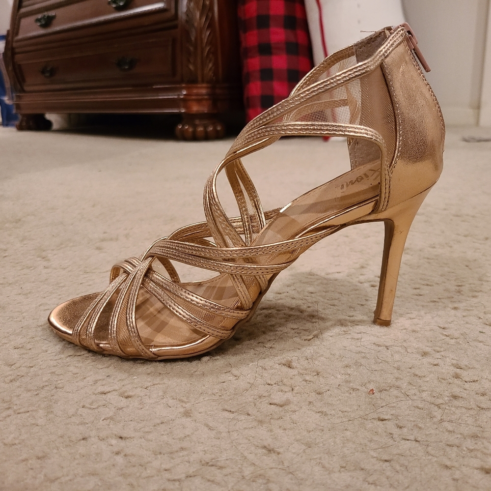 Fioni 10 Women's Rose Gold Cindi Strappy Heels EUC
